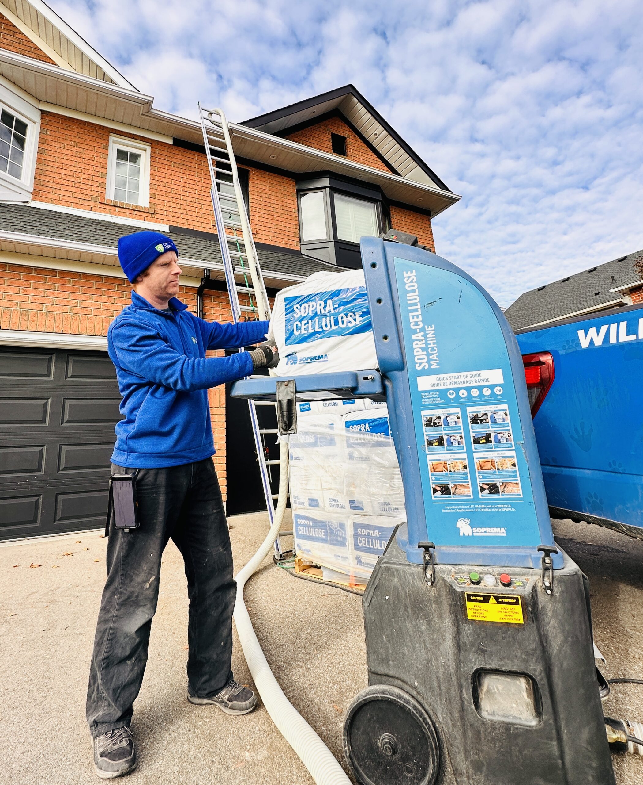 wildlife removal specialist using equipment in Onario, Canada